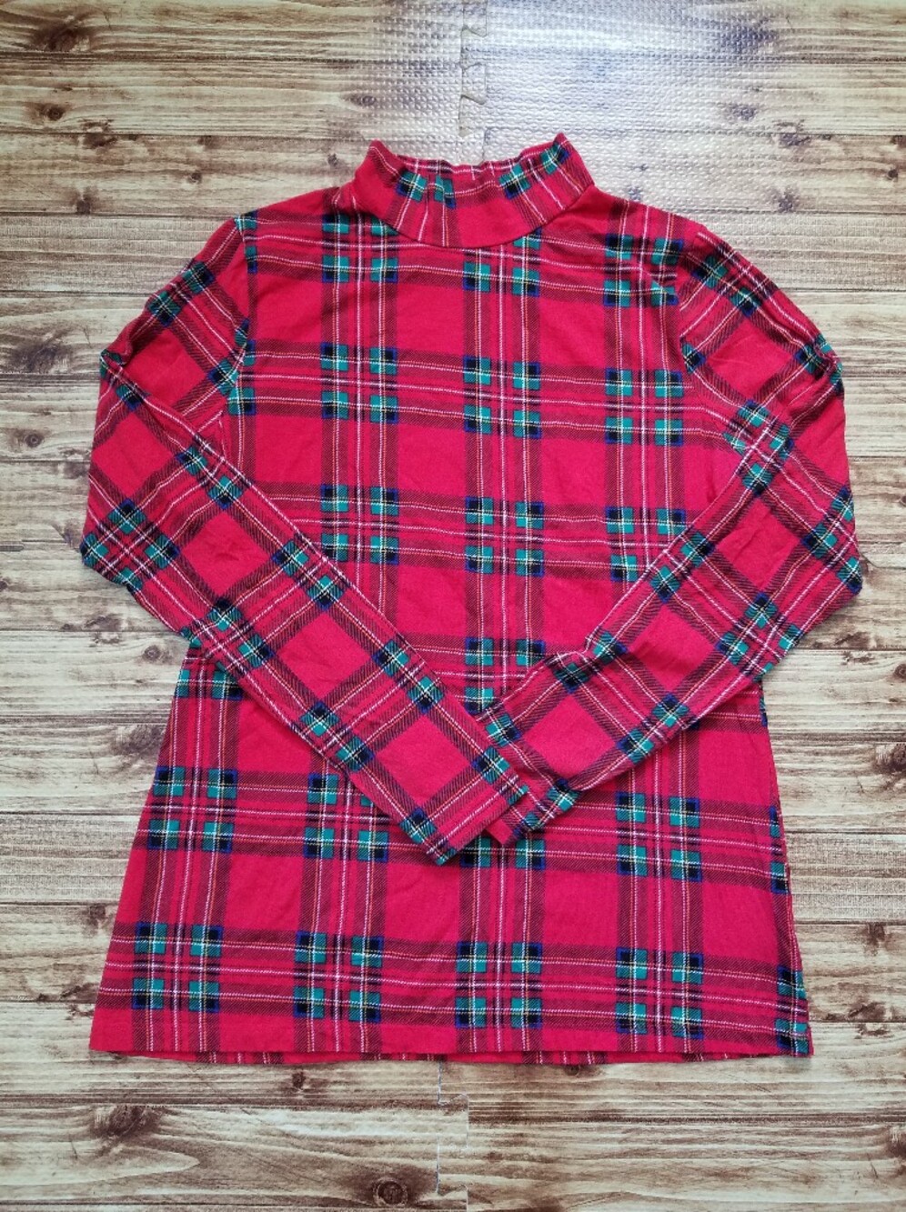 Time and Tru Women's Red/Green Plaid Long Sleeve Top Mock Turtleneck Fitted